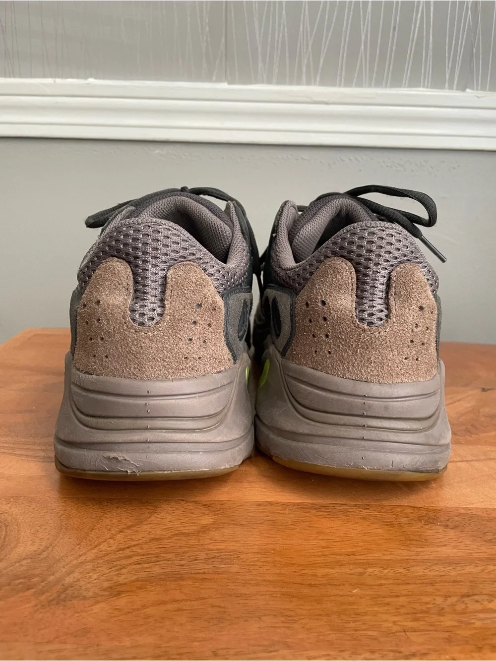 Adidas Yeezy Boost 700 Mauve Sneakers Men’s Size 8.5 Brown Gray Chunky Running S